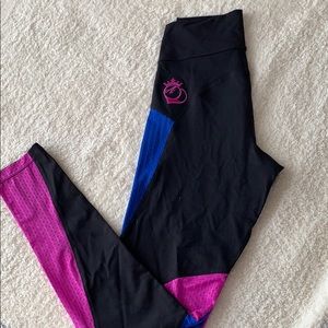 Booty queen apparel leggings